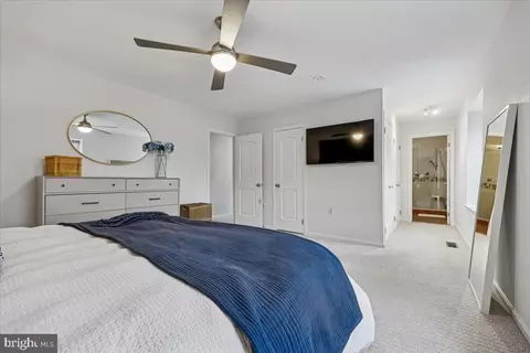 Bedroom - 4 Olmstead Ct, Potomac, MD 20854 photo 3 of 6