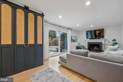 Other - 4 Olmstead Ct, Potomac, MD 20854 photo 6 of 17
