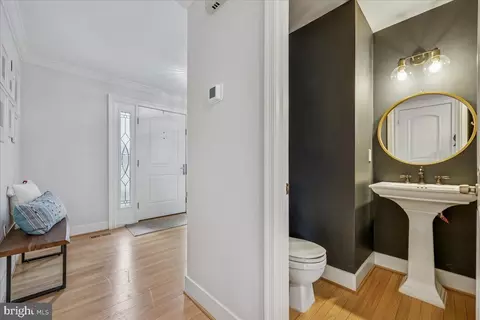 Entry Way - 4 Olmstead Ct, Potomac, MD 20854 photo 6 of 6