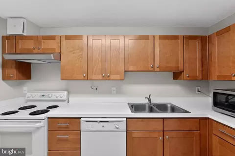 Kitchen - 15107 Interlachen Dr #2-1022, Silver Spring, MD 20906 photo 3 of 3