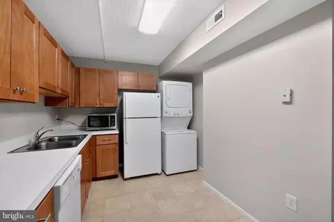 Other - 15107 Interlachen Dr #2-1022, Silver Spring, MD 20906 photo 4 of 14