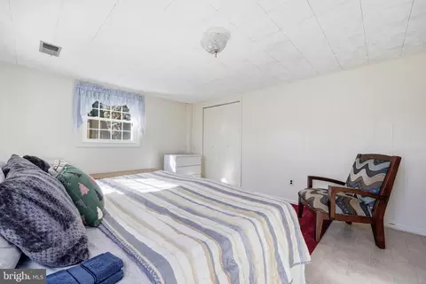 Bedroom - 12709 Castleleigh Ct, Silver Spring, MD 20904 photo 4 of 5