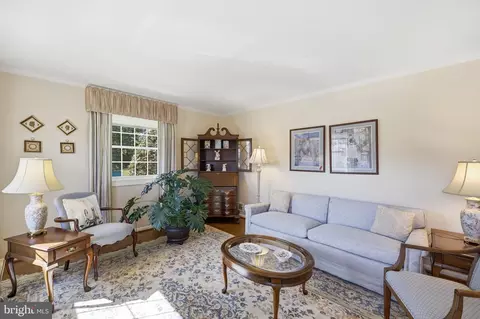 Living - 12709 Castleleigh Ct, Silver Spring, MD 20904 photo 2 of 2