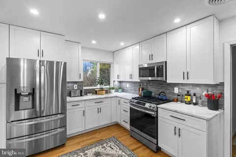 Kitchen - 512 Quaint Acres Dr, Silver Spring, MD 20904 photo 2 of 3