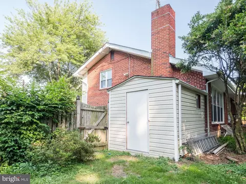 Exterior - 1512 Vivian Ct, Silver Spring, MD 20902 photo 7 of 7