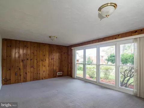 Living - 1512 Vivian Ct, Silver Spring, MD 20902 photo 2 of 5
