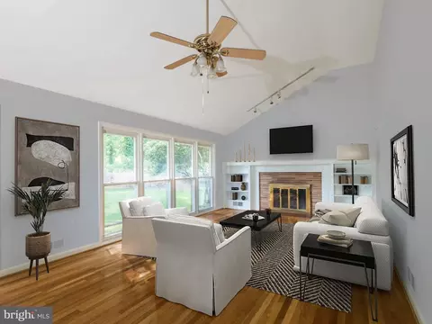 Living - 1512 Vivian Ct, Silver Spring, MD 20902 photo 3 of 5