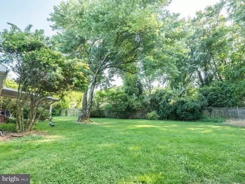 Exterior - 1512 Vivian Ct, Silver Spring, MD 20902 photo 6 of 7