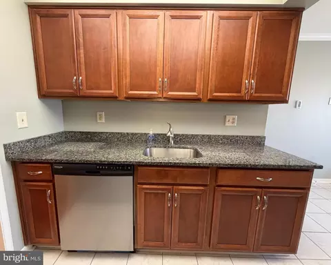 Kitchen - 15310 Pine Orchard Dr #84-3F, Silver Spring, MD 20906 photo 2 of 3