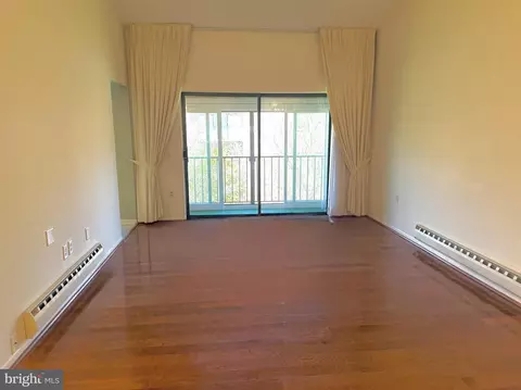 Living - 15310 Pine Orchard Dr #84-3F, Silver Spring, MD 20906 photo 3 of 4
