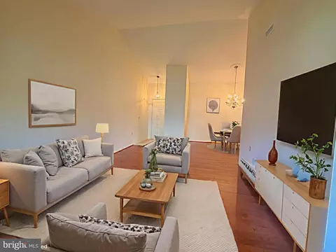 Living - 15310 Pine Orchard Dr #84-3F, Silver Spring, MD 20906 photo 2 of 4