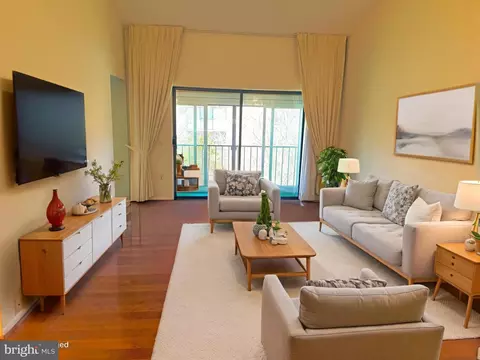 Living - 15310 Pine Orchard Dr #84-3F, Silver Spring, MD 20906 photo 1 of 4