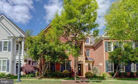904 Oak Knoll Ter, Rockville, MD 20850