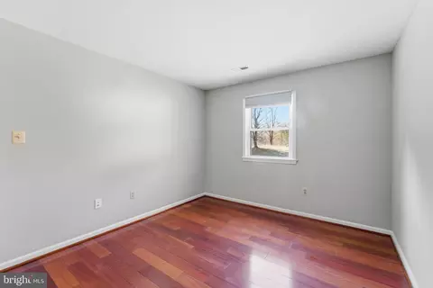 Bedroom - 712 Brandon Green Dr, Silver Spring, MD 20904 photo 4 of 6