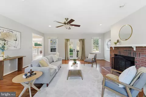 Living - 712 Brandon Green Dr, Silver Spring, MD 20904 photo 4 of 5
