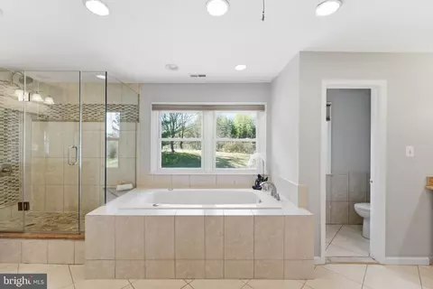 Bath - 712 Brandon Green Dr, Silver Spring, MD 20904 photo 4 of 5