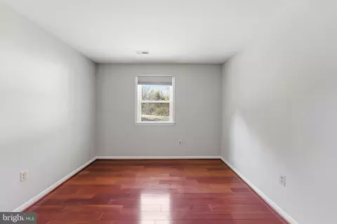 Bedroom - 712 Brandon Green Dr, Silver Spring, MD 20904 photo 3 of 6