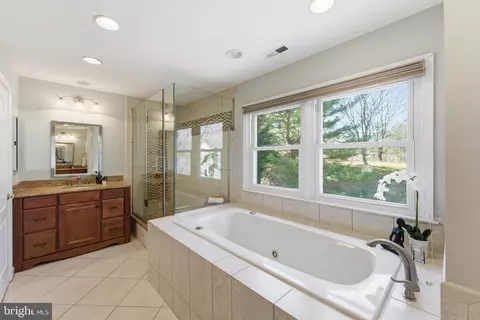 Bath - 712 Brandon Green Dr, Silver Spring, MD 20904 photo 2 of 5