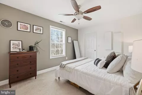 Bedroom - 9115 Bradford Rd, Silver Spring, MD 20901 photo 6 of 11