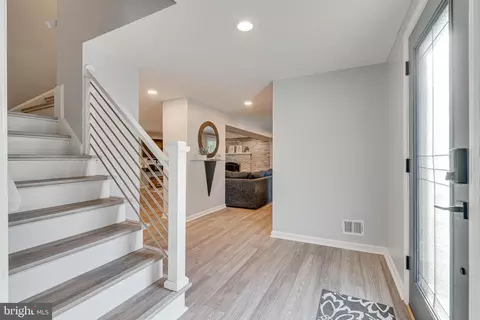 Entry Way - 8501 Aqueduct Rd, Potomac, MD 20854 photo 3 of 3