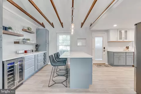 Kitchen - 8501 Aqueduct Rd, Potomac, MD 20854 photo 6 of 7