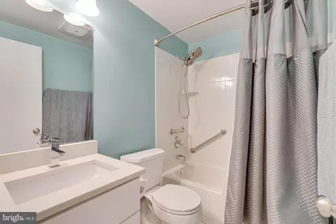 Bath - 8501 Aqueduct Rd, Potomac, MD 20854 photo 4 of 4