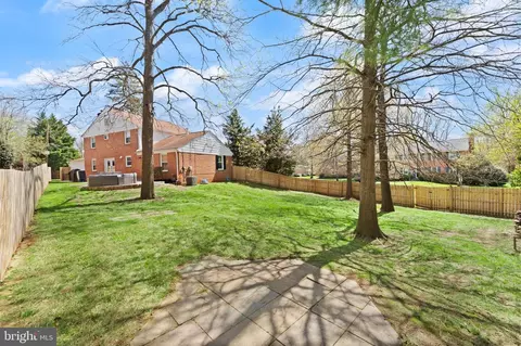 Exterior - 8501 Aqueduct Rd, Potomac, MD 20854 photo 14 of 14