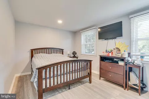 Bedroom - 8501 Aqueduct Rd, Potomac, MD 20854 photo 3 of 5