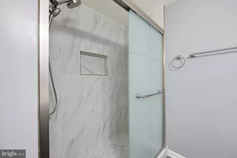 Bath - 14219 Castle Blvd #126-18, Silver Spring, MD 20904 photo 6 of 6
