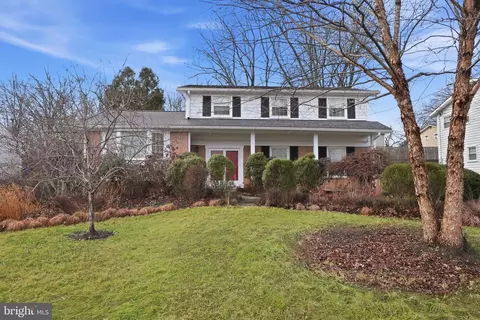 11708 Rosalinda Dr, Potomac, MD 20854