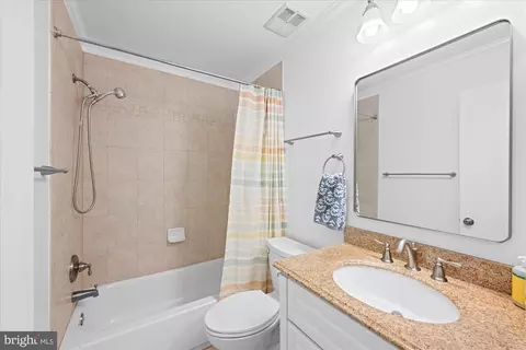 Bath - 3720 Ferrara Dr #5, Silver Spring, MD 20906 photo 1 of 2