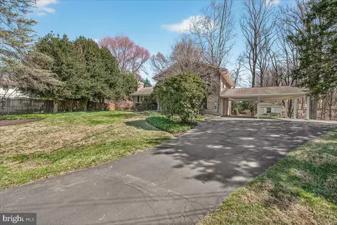 Exterior - 19005 Plummer Dr, Germantown, MD 20876 photo 2 of 11