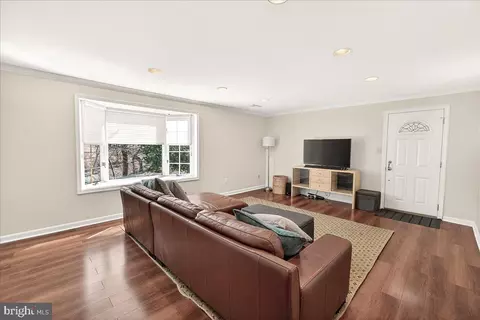 Living - 19005 Plummer Dr, Germantown, MD 20876 photo 4 of 6