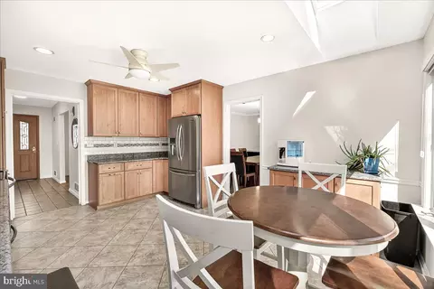 Kitchen - 19005 Plummer Dr, Germantown, MD 20876 photo 4 of 5
