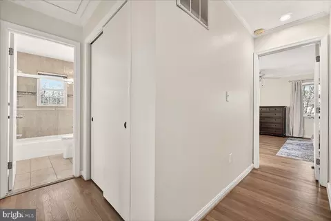 Entry Way - 19005 Plummer Dr, Germantown, MD 20876 photo 5 of 6