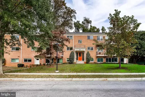 10650 Weymouth St #201, Bethesda, MD 20814
