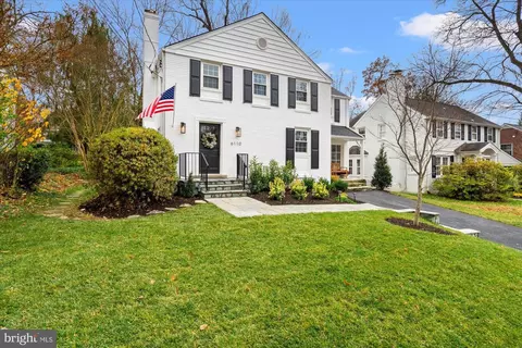 6110 Welborn Dr, Bethesda, MD 20816
