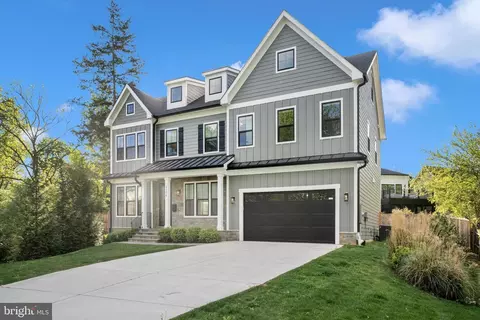 8104 Woodhaven Blvd, Bethesda, MD 20817