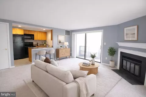9836 Hellingly Pl #106, Montgomery Village, MD 20886