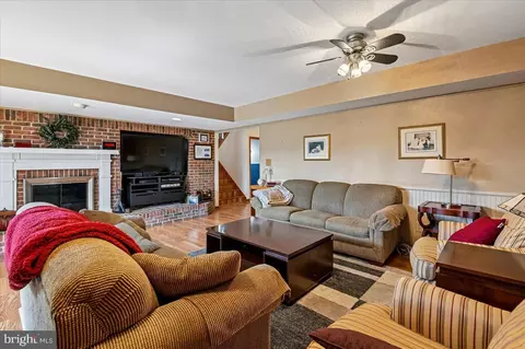Living - 705 Marshall Manor Dr, Silver Spring, MD 20905 photo 2 of 2