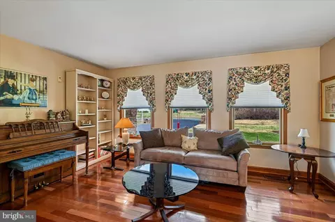 Living - 705 Marshall Manor Dr, Silver Spring, MD 20905 photo 1 of 2