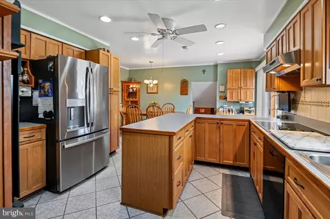 Kitchen - 705 Marshall Manor Dr, Silver Spring, MD 20905 photo 2 of 2