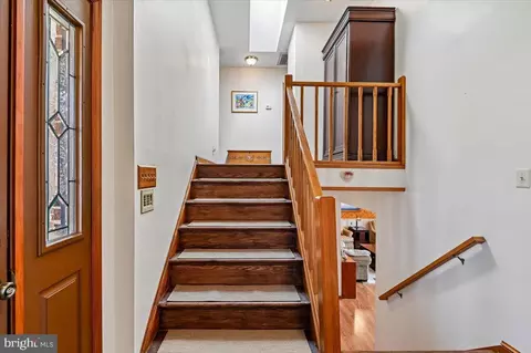 Entry Way - 705 Marshall Manor Dr, Silver Spring, MD 20905 photo 2 of 4