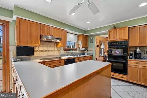 Kitchen - 705 Marshall Manor Dr, Silver Spring, MD 20905 photo 1 of 2