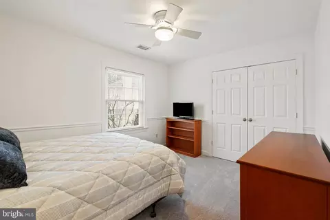 Bedroom - 10 Meyer Point Ct, Potomac, MD 20854 photo 6 of 6