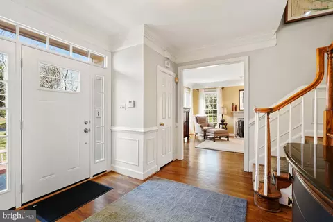 Entry Way - 10 Meyer Point Ct, Potomac, MD 20854 photo 2 of 3
