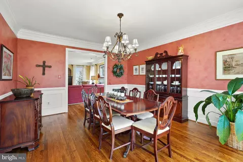 Dining - 10 Meyer Point Ct, Potomac, MD 20854 photo 6 of 6