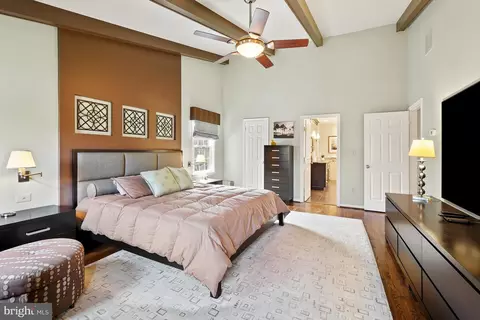 Bedroom - 10 Meyer Point Ct, Potomac, MD 20854 photo 2 of 6
