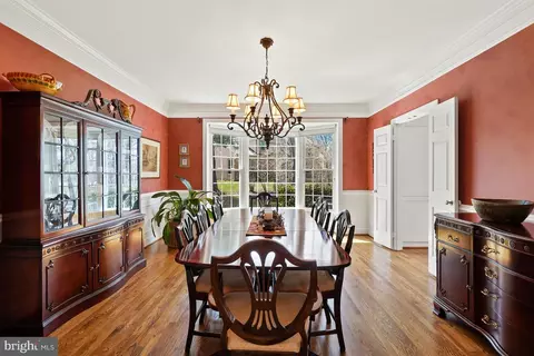 Dining - 10 Meyer Point Ct, Potomac, MD 20854 photo 5 of 6