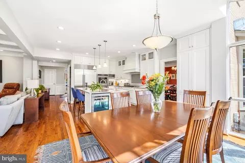 Dining - 10 Meyer Point Ct, Potomac, MD 20854 photo 3 of 6